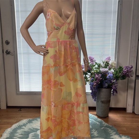 WAYF Cami Lace-Up Back Tiered Maxi Dress - Picture 4 of 9